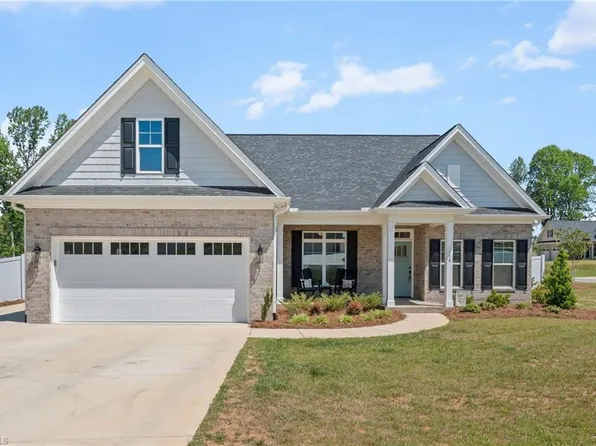 110 Owl Ln, Winston Salem, NC 27127