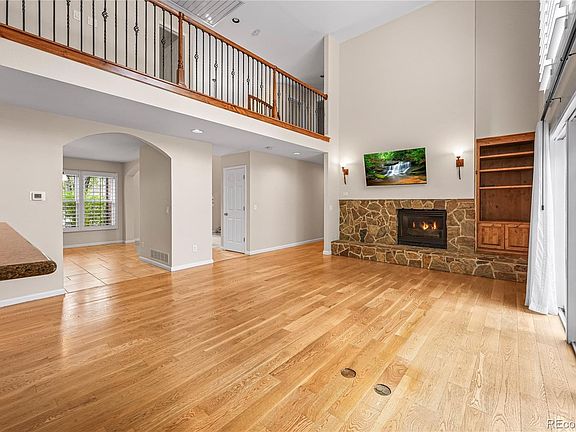 4th image of 6129 S Moline Way