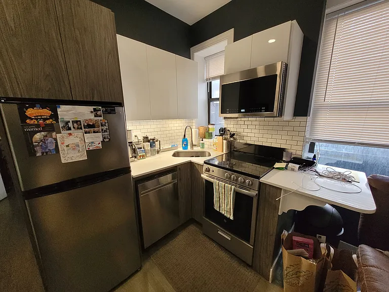 24 Phillips St #2 — Photo 2
