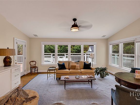5th image of 121 Greenview Drive