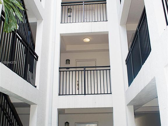 2nd image of 3255 NE 184th St APT 12102