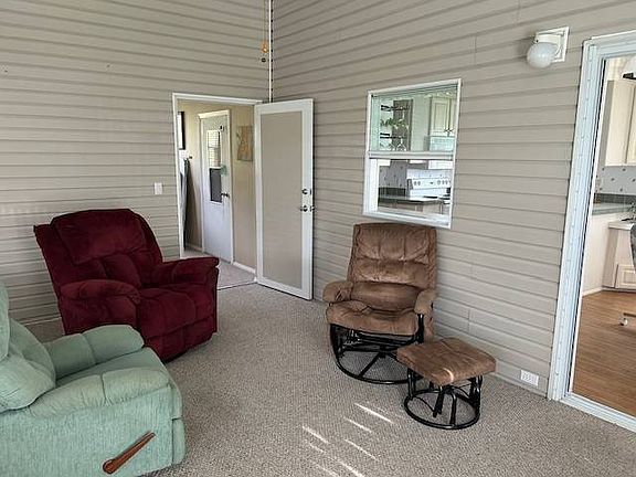 4th image of 532 Wilderness Cir