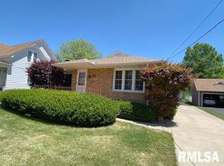 729 N Main St, Canton, IL 61520