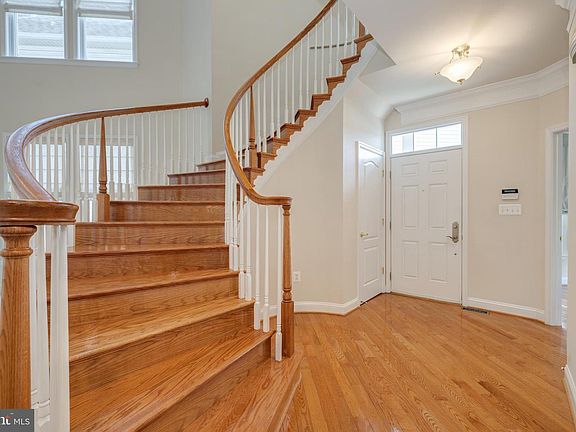 2nd image of 5630 Tower Hill Cir