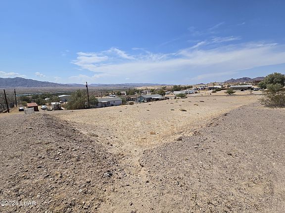 5th image of 1021 E Fathom Dr