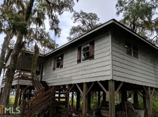 1090 Goldfinch Loop NE, Townsend, GA 31331