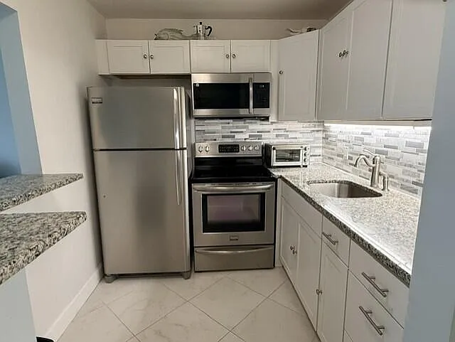 216 Berkshire E #K — Photo 8