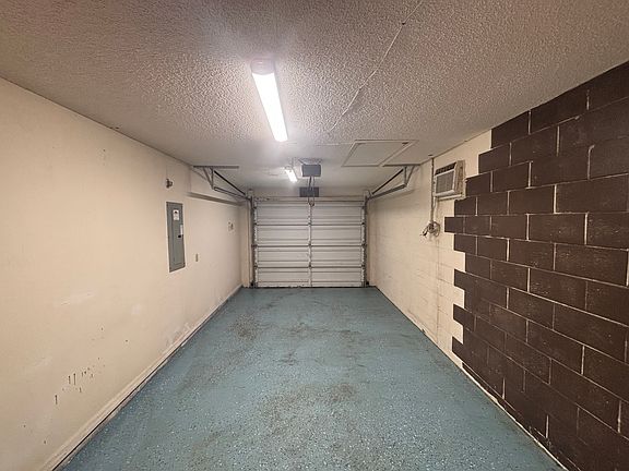 4th image of 5500 NE 12th Ave