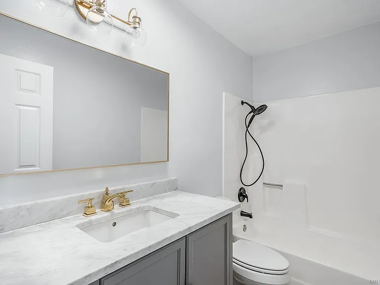 4262 Mesa Vista Way #8 — Photo 11