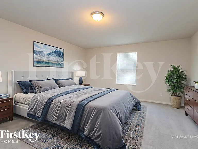 10083 Cerritos Dr — Photo 12