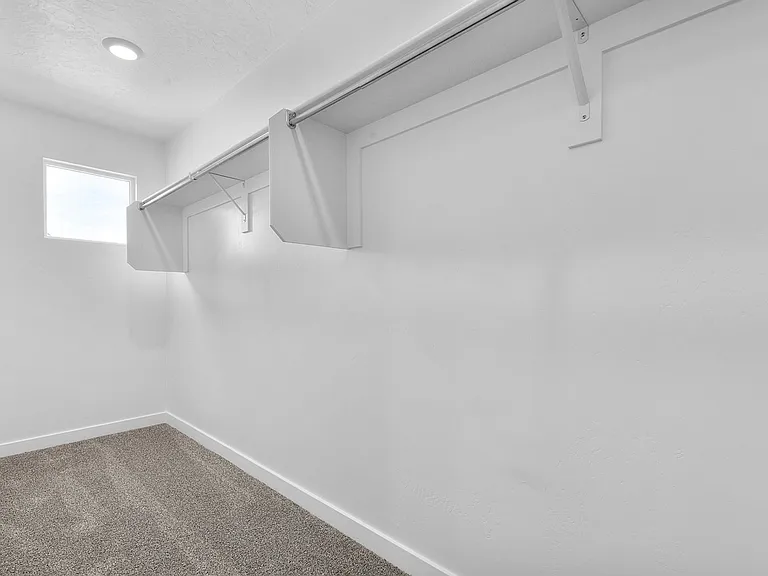 222 E Glencoe Dr — Photo 7