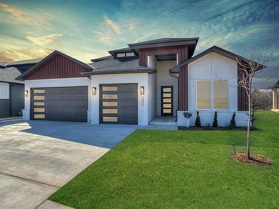 2nd image of 15509 Aparados Way