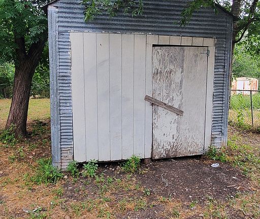 5th image of 219 COLEMAN ST