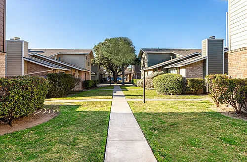 The Camaron Townhomes & Flats Photo 1