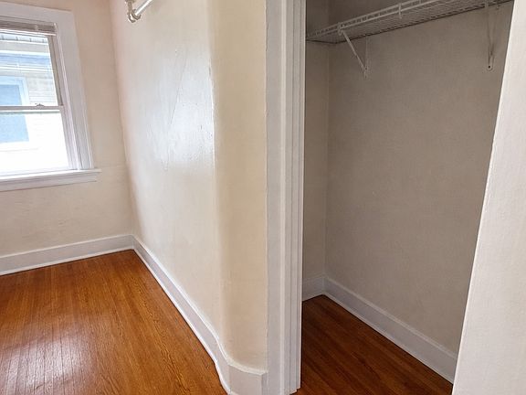 3rd image of 60 Harlem St Unit 5