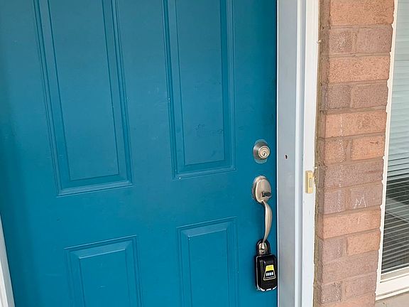 5th image of 147 Cairncross Cres S