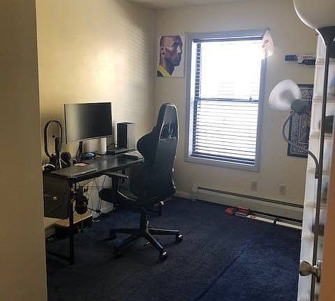 4th image of 2087 Union St