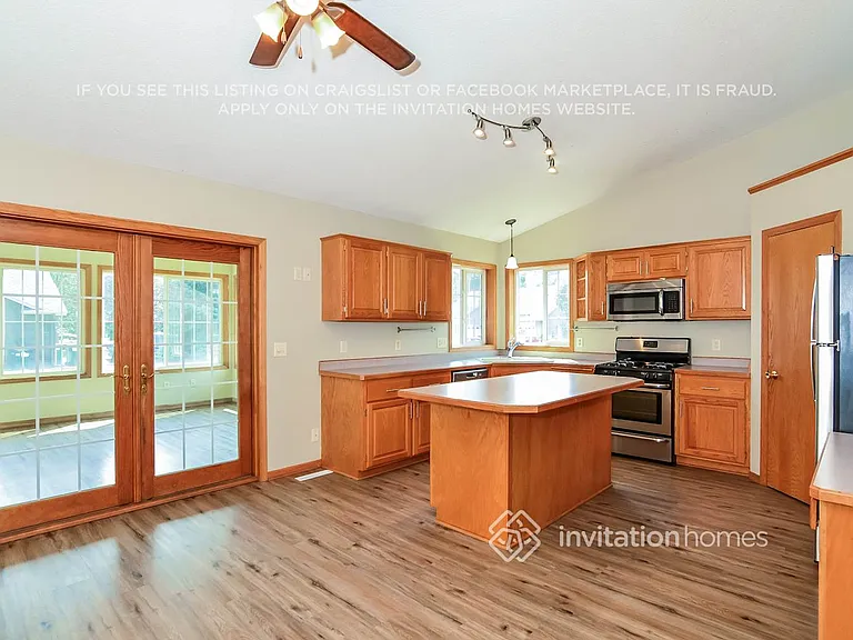 930 118th Ln NE — Photo 8