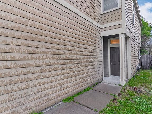 3rd image of 16554 Cheshire Grove Ln