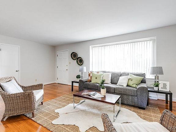 3rd image of 2201 Haviland Dr