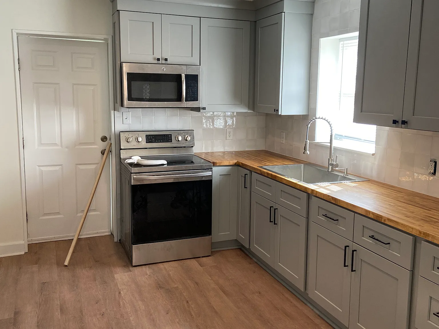 321 S Jones Ave — Photo 3