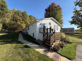 8489 Barkwood Cir, Fenton, MI 48430