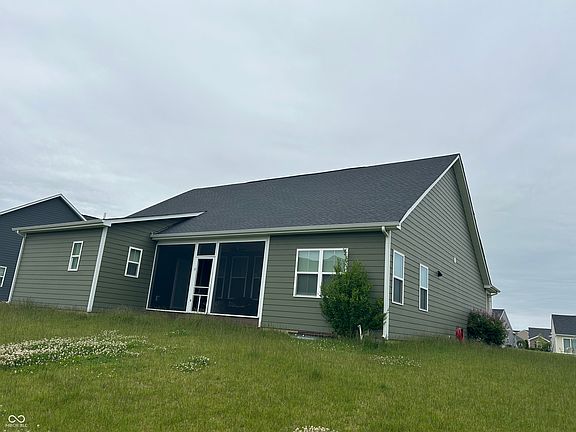 3rd image of 298 Larimar Dr