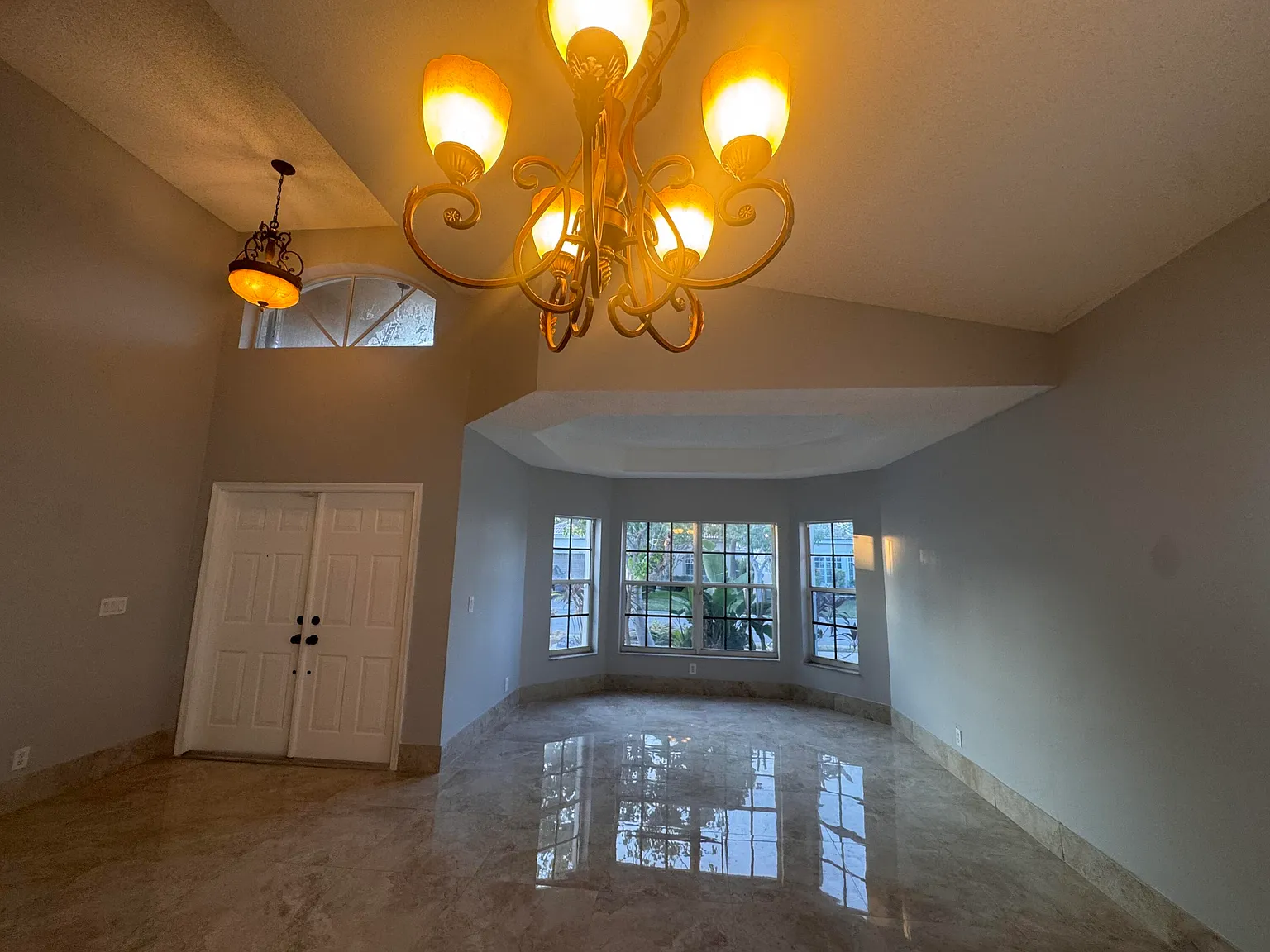 3 bed, 2.5 bath, 1880 sqft, $4,000 — Photo 3