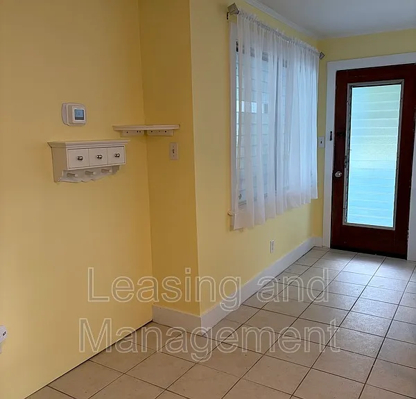 2056 Saint James Dr #COTTAGE — Photo 5