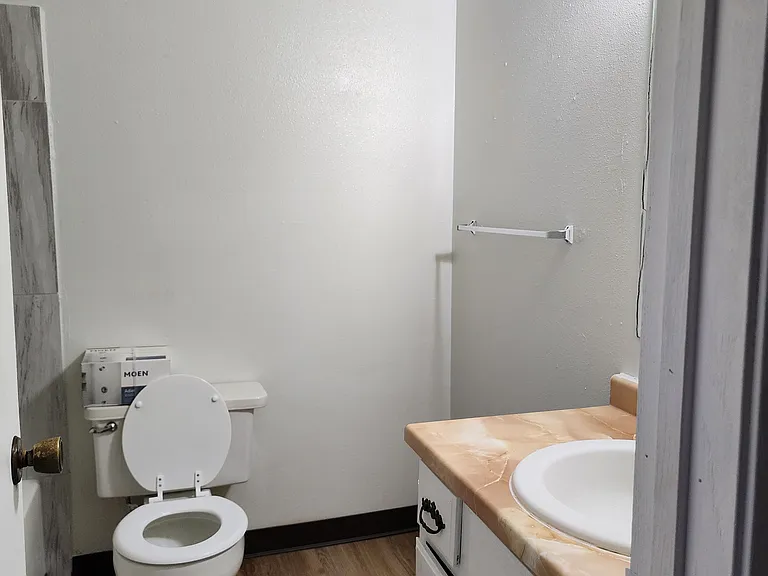32 Royal Crest Dr #C — Photo 13