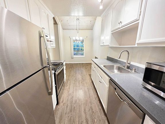 4th image of 135 Acalanes Dr #18