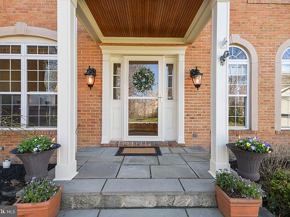 4th image of 7705 Saint George Pl