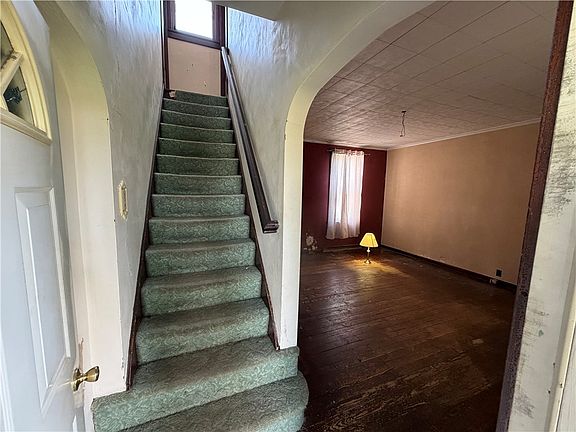 3rd image of 1705 W Crawford Ave