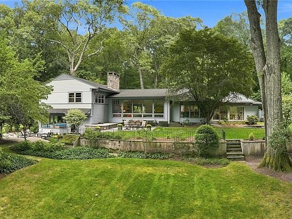 4th image of 275 Forge Rd