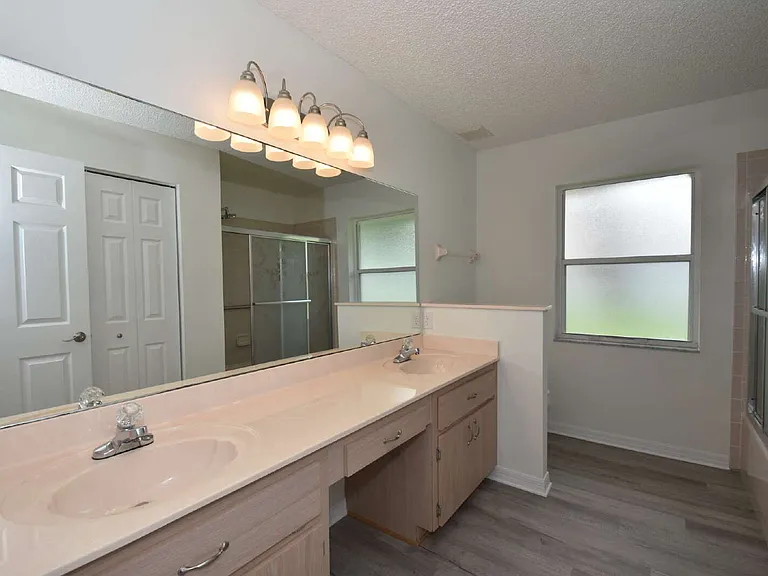 33 Poinsettia Ln — Photo 37