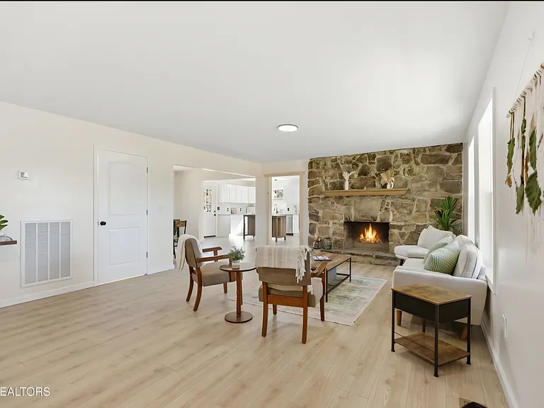 37 Windy Acres Dr — Photo 12