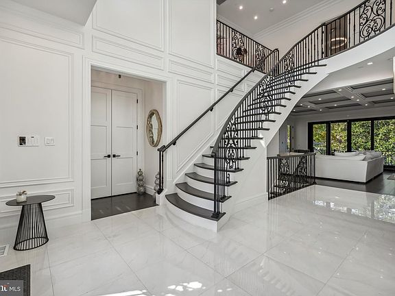 3rd image of 6025 Avon Dr