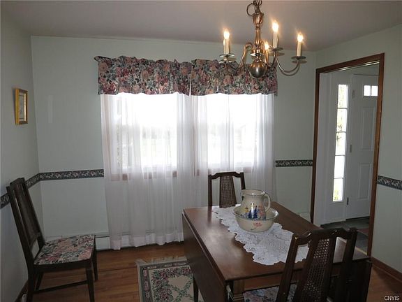 3rd image of 200 Canterbury Dr