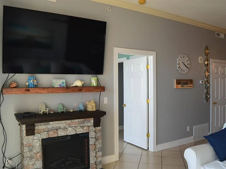 10625 Front Beach Rd — Photo 14