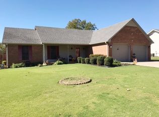 205 Twin Oak Dr, Florence, AL 35633