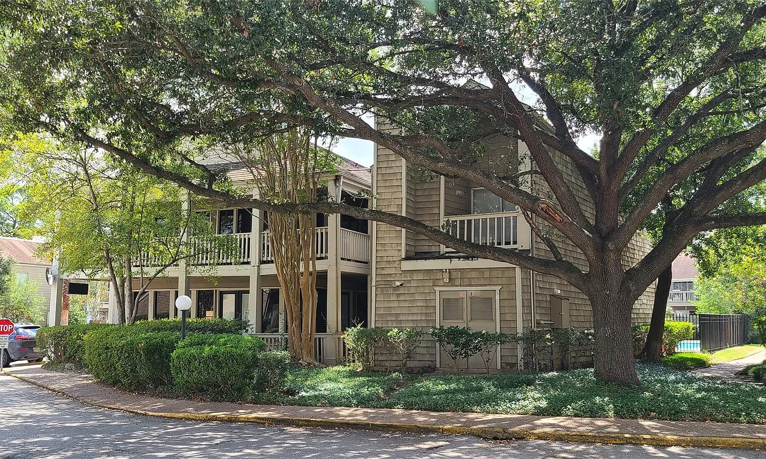 3 bed, 2.0 bath, 1380 sqft, $1,850 — Photo 1