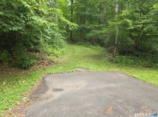 W Lake Ave, Guilford, CT 06437