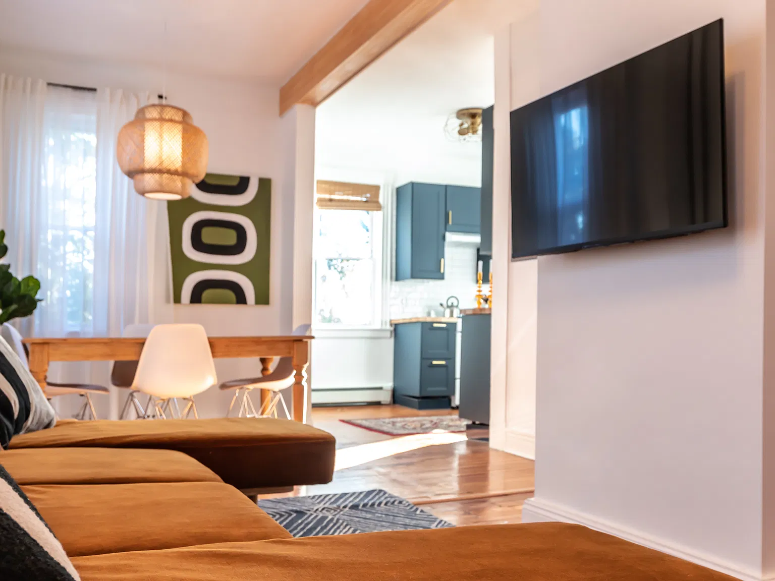 2 bed, 1500 sqft, $2,400 — Photo 1