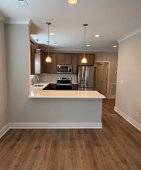 121 Kirbyberry Rd — Photo 2