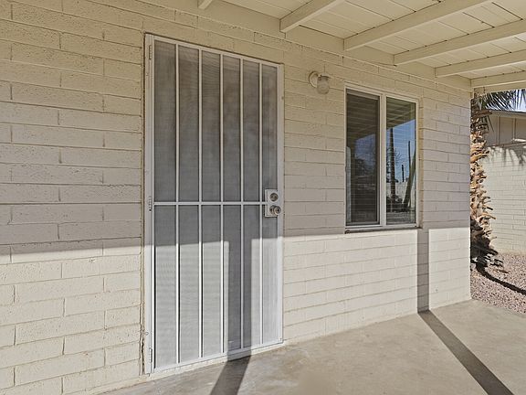 4th image of 623 S Country Club Dr