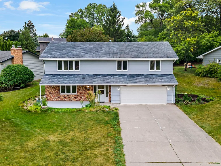 3916 Ensign Ave N — Photo 2