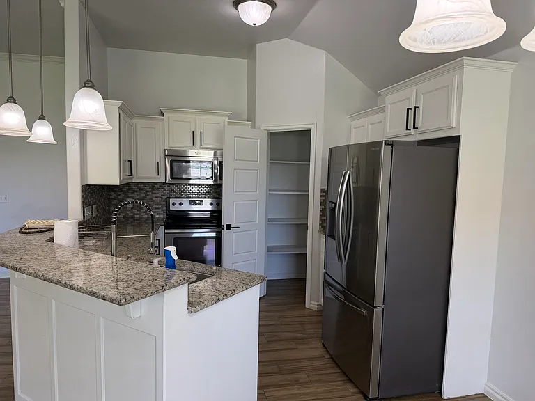 18304 Camborne Ave — Photo 10