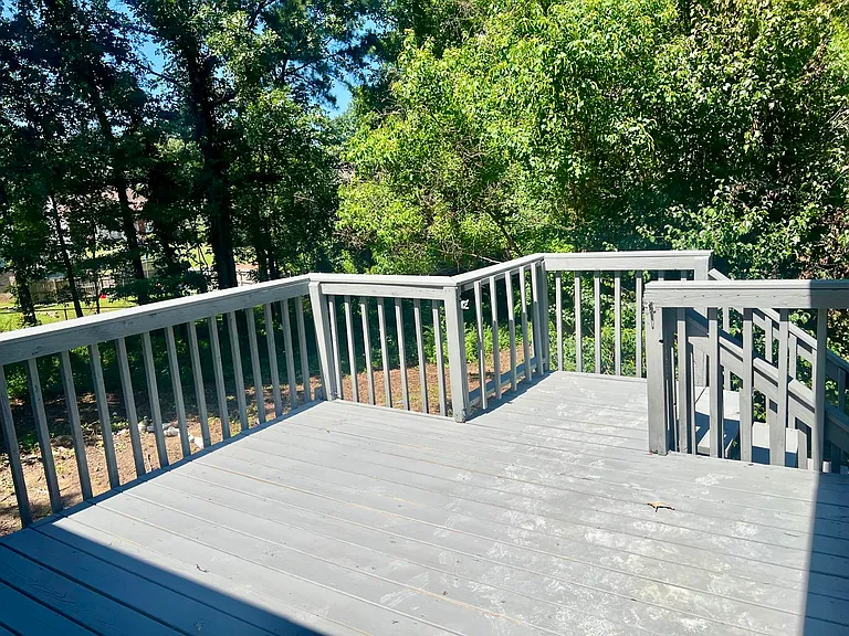 601 Southdale Cir — Photo 16
