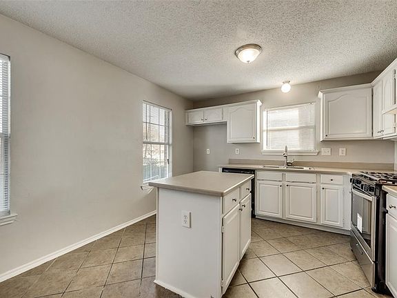 4th image of 1611 Mayfair Dr