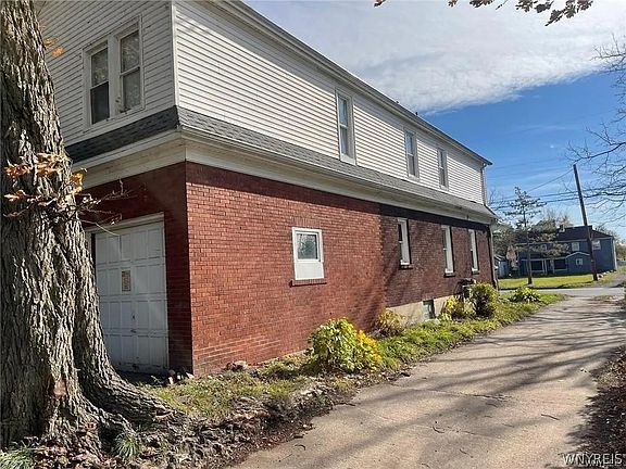 3rd image of 2710 Monroe Ave
